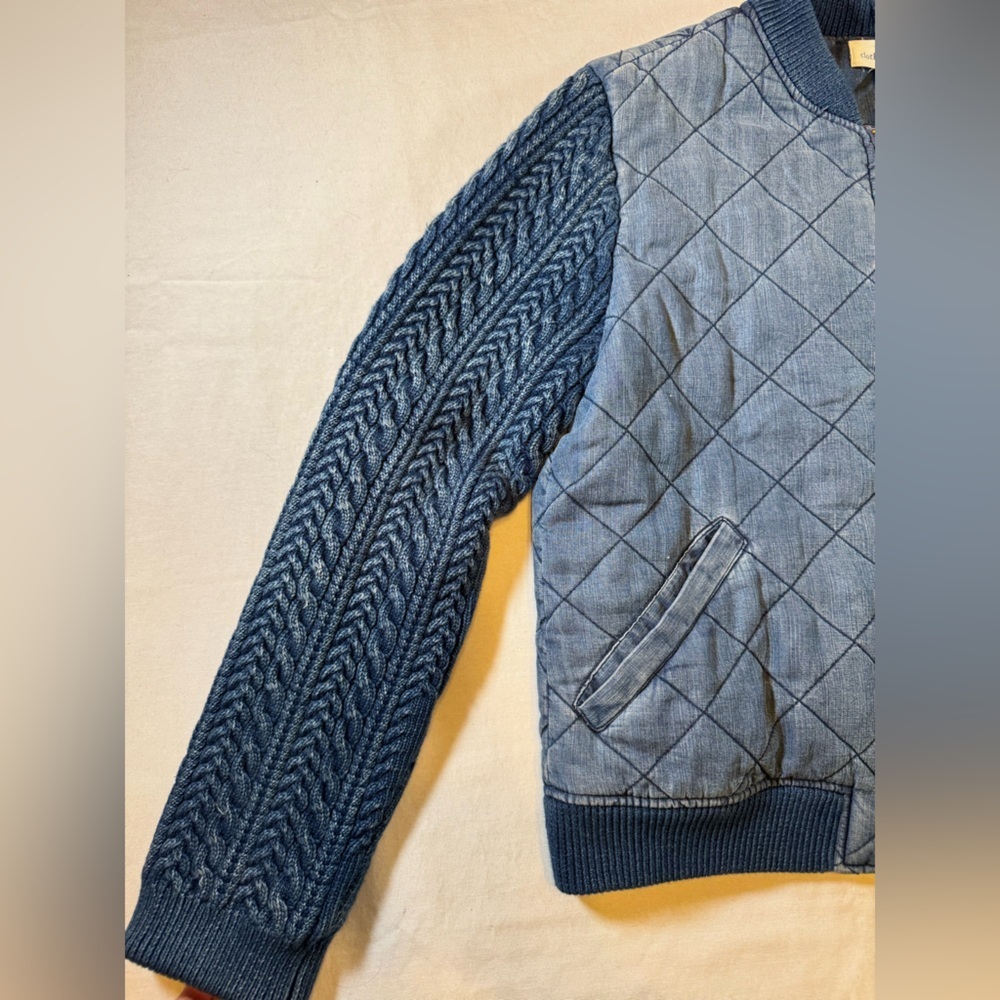 Cloth & Stone Chambray Quilted Denim Blue Jacket with Knit Sweater Sleeves - Picture 6 of 10